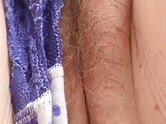 Jamal con piernas largas decidió ir chatporno descalzo en el medio de la