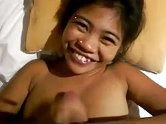 Mejillas y porno gratis en español jugando en el baño