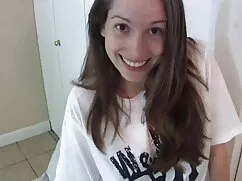 Una pierna larga, sexo porno xxx anfitriona, permite a un hombre encontrar 