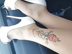 Una enfermera videos xxx lesvianas muestra la lengua del paciente.